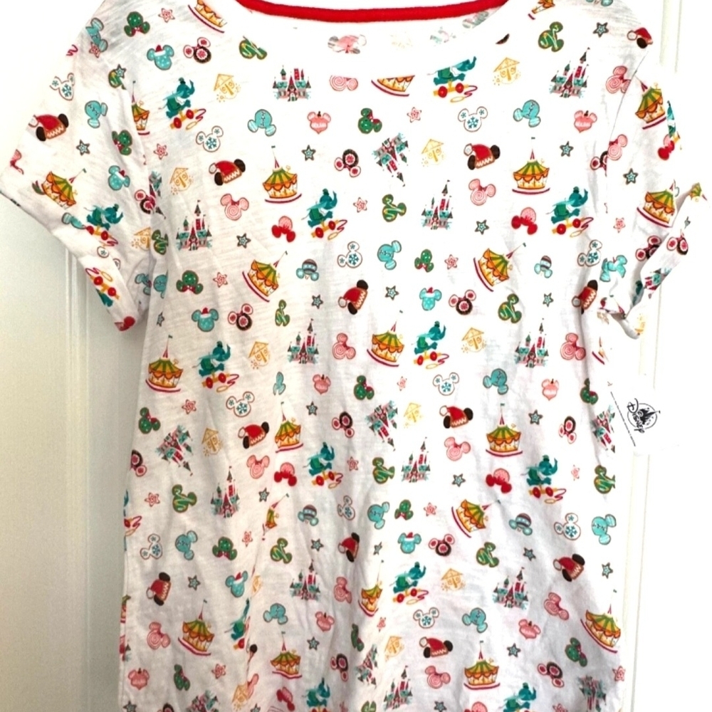 NWT Disney Parks Fantasyland Christmas Holiday Shirt T-Shirt Women's Size M